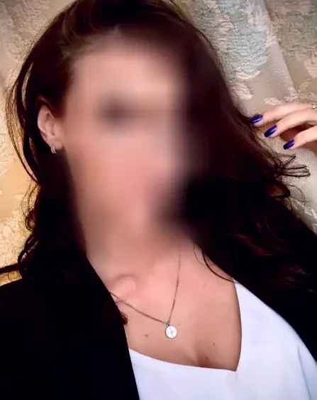 Montserrat, 33 años